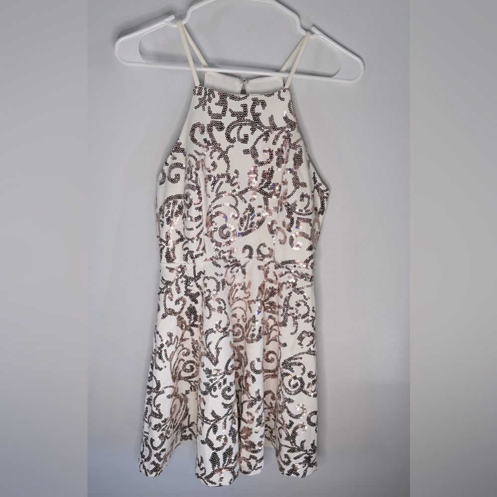 City Triangle Dress High Neck Size 5 Color Cream and Gold